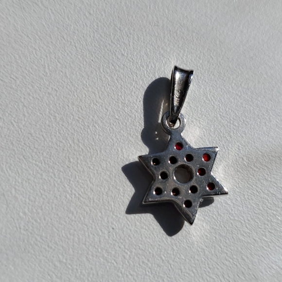 ***SOLD*** Star of David Silver and Garnet Pendant - Picture 4 of 6